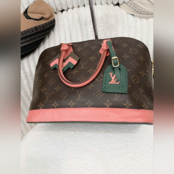 Louis Vuitton bags - Picture 3 of 16